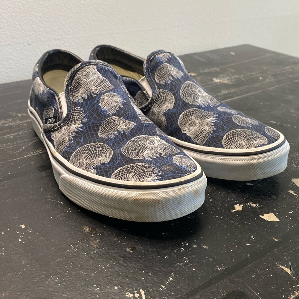 Vans Slip Ons cyber skull design size 7.5